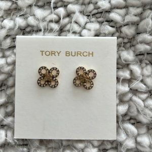 NWT Tory Burch Kira Clover stud earrings. Gold plated brass and crystal.